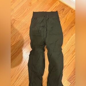 Lululemon Women’s Olive Green Pants